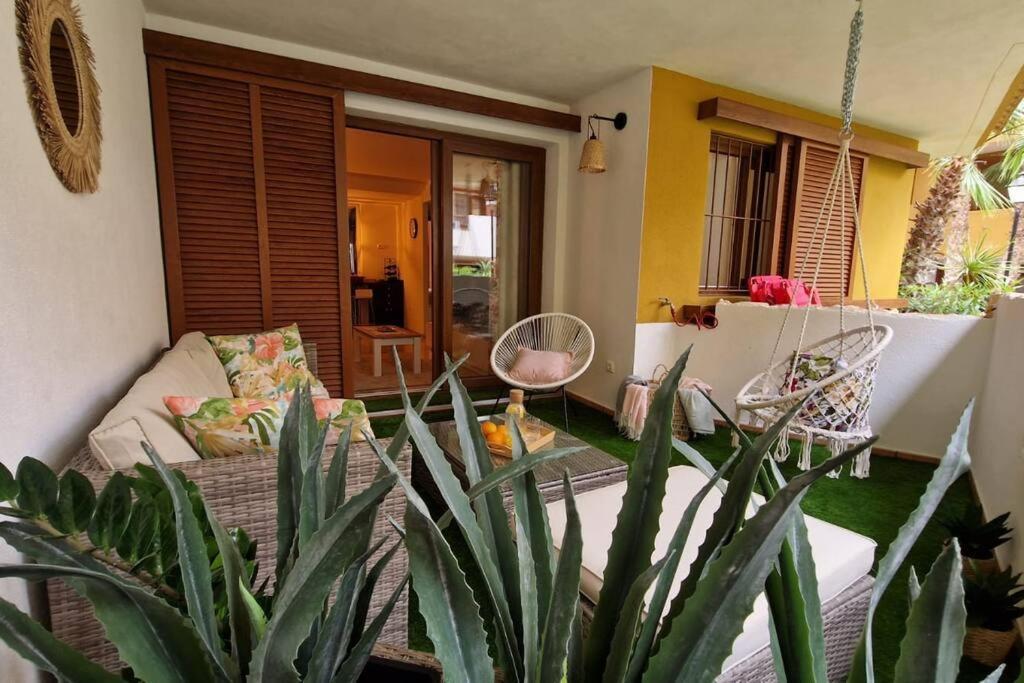 Olivia Sunny 2 Bedroom Apartament Punta Prima Торевиеха Екстериор снимка